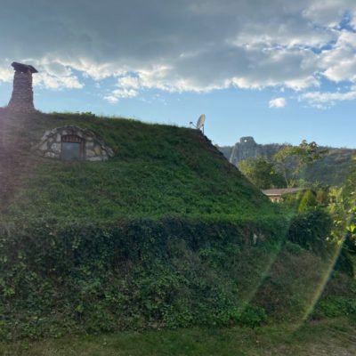 Dream trips _ Excursie de 1 zi Bulgaria_Casele Flinstone