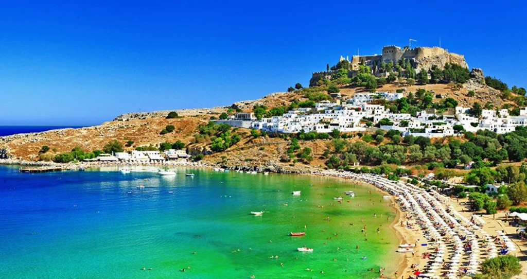 Imagine panoramica plaja Grecia